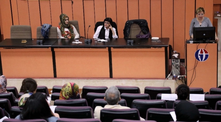 Gaün’de Popüler Bilim Yazarlığı Söyleşisi Yapıldı