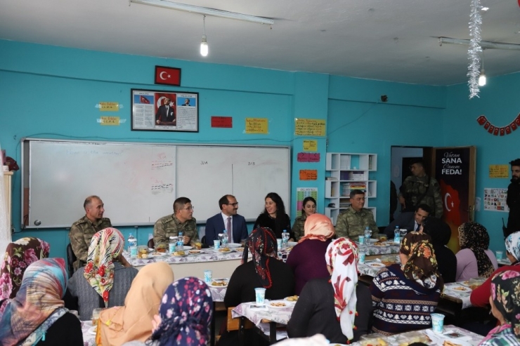 Kaymakam Ayça, Kursiyerleri Ziyaret Etti