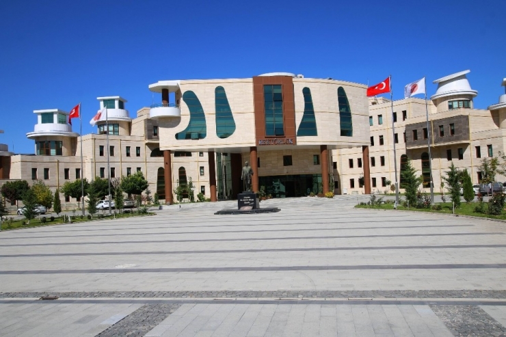 Nevşehir’e Hukuk Ve Diş Hekimliği Fakültesi Açılıyor