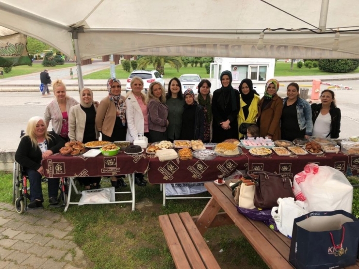 Ak Parti Kadın Kollarından Engellilere Destek