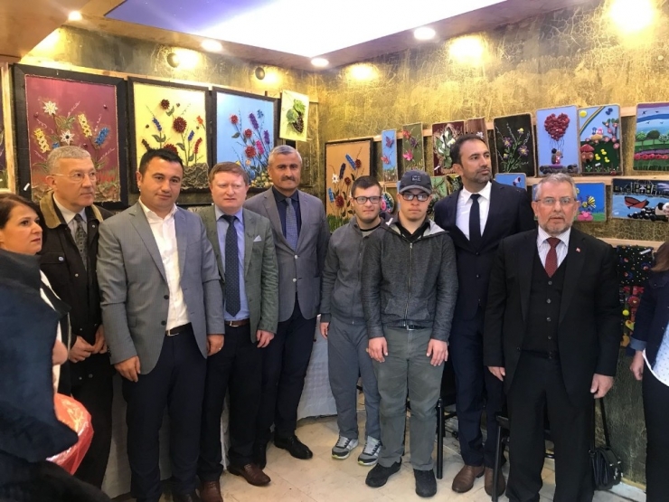 Özel Öğrencilerin El Emekleri Sergilendi