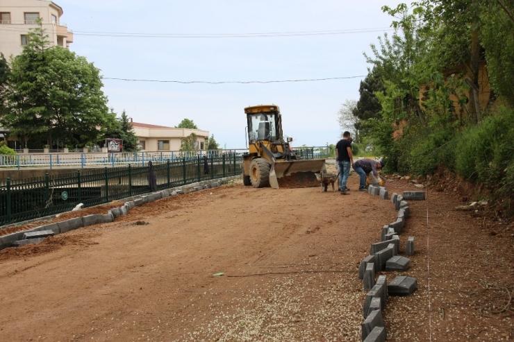 Akçakoca Belediyesi Yol Çalışmalarına Başladı