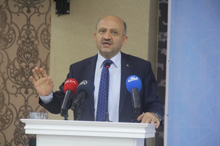 Başbakan Yardımcısı Fikri Işık: "Recep Tayyip Erdoğan’ın Karşısında Ülkeyi Yönetecek Bilgi Ve Birikimde Aday Yok"