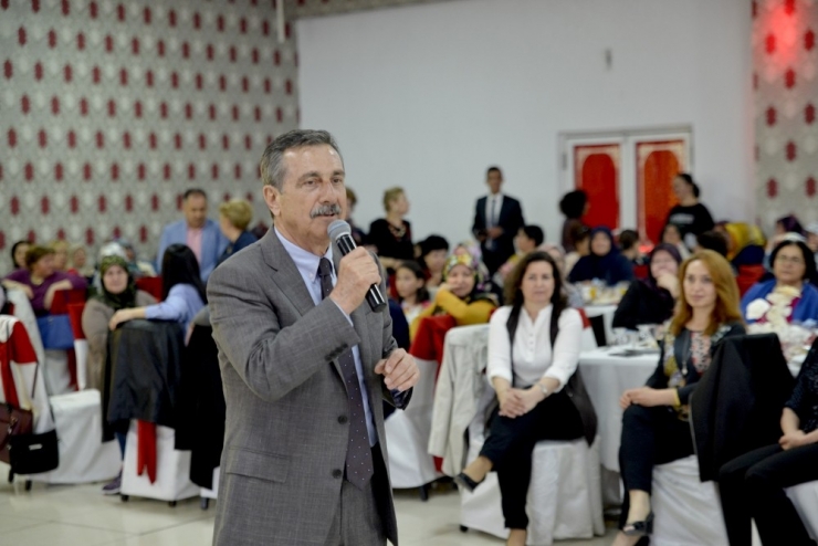 Bin 600 Kadının Anneler Günü Kutlandı