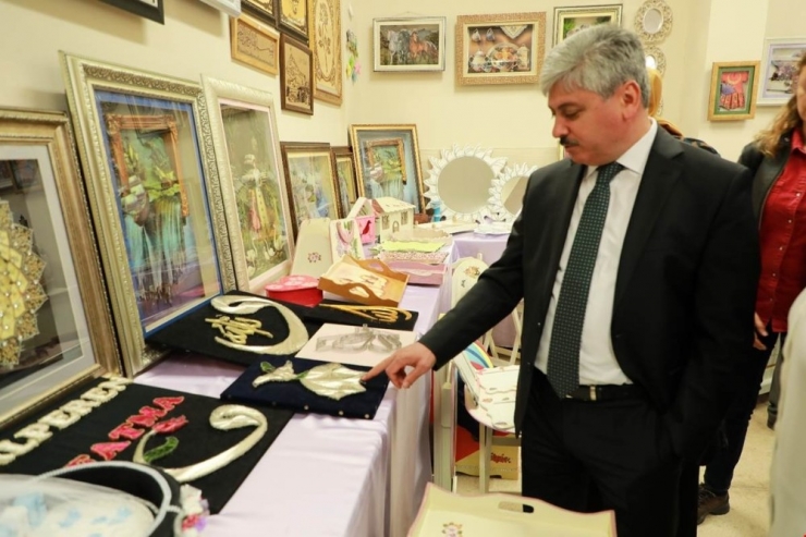 Kars’ta El Emeği Göz Nuru Ürünler Sergilendi