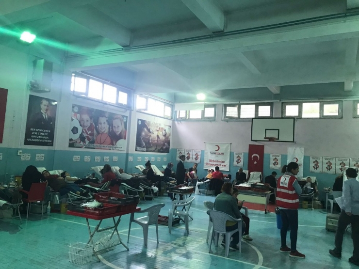 Okullar Arası Kan Bağışında 682 Üniteyle Türkiye Rekoru Kırdılar