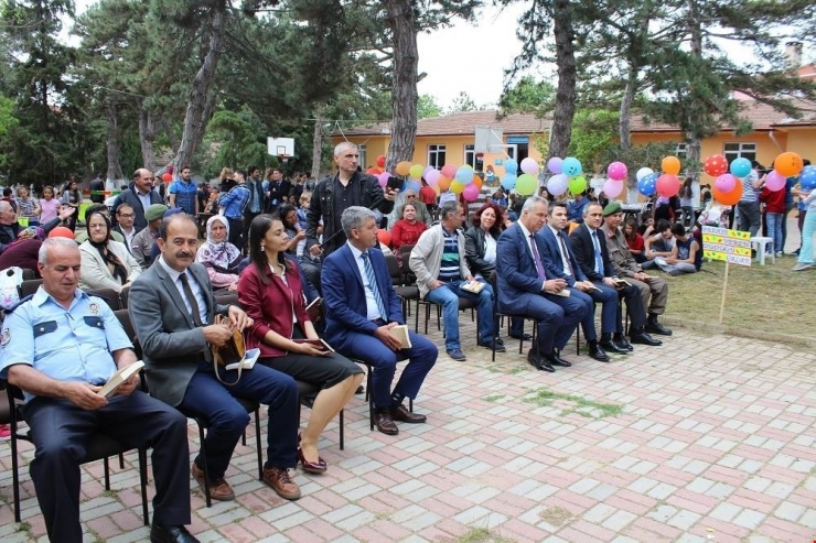 Kaymakam Minik Öğrencilerle Birlikte Kitap Okudu