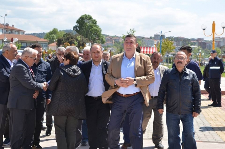 Tekin, "Belediye Borç Batağında Değil, Hizmet Atağında”