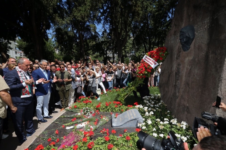 İnce’den Anneler Günü’nde Zübeyde Hanım Ziyareti