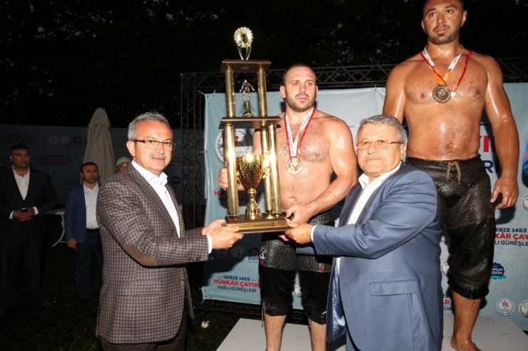Hünkar Çayırı Yağlı Güreşleri’nde Şampiyon Ali Gürbüz Oldu