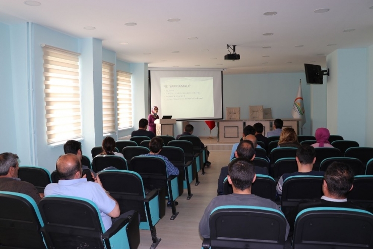 Kars’ta Kurumlara Uyuşturucu İle Mücadele Eğitimi Verildi