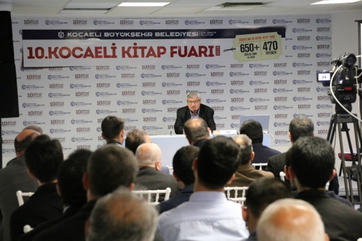 Dr. Ahmet Uçar, “Abdülhamit Han İslam Dünyası’na El Atmıştır”