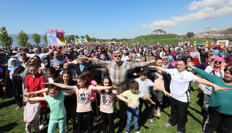 Kocaeli, Anneler Günü’nü Birlikte Kutladı