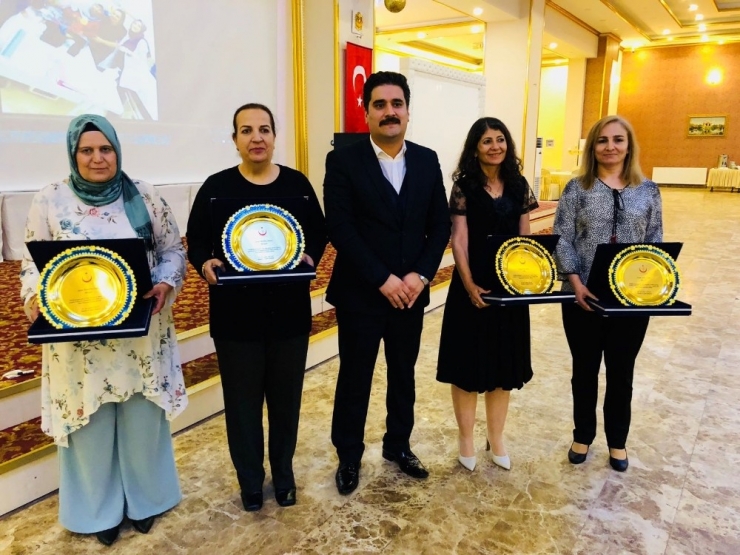 Mardin’de Sağlık Çalışanları İçin Tören Program Düzenlendi