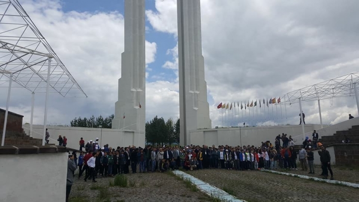 Malazgirt’te ‘Biz Bir Aileyiz’ Projesi