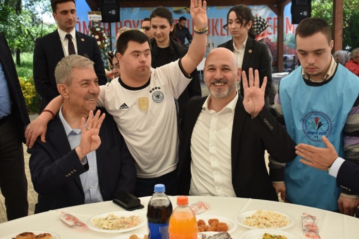 Bakan Demircan Engelli Anneler İle Piknikte Buluştu