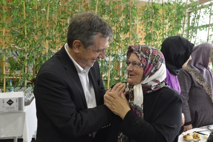 Başkan Ataç Şehit Anneleriyle Buluştu