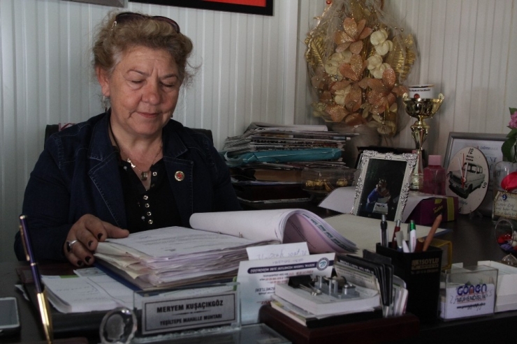 Hem Kendi Çocuklarının Hem De Mahallenin Annesi