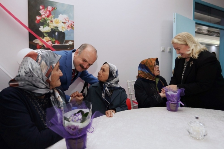 Vali Çakacak Ve Eşi Kevser Çakacak’tan Anlamlı Ziyaret
