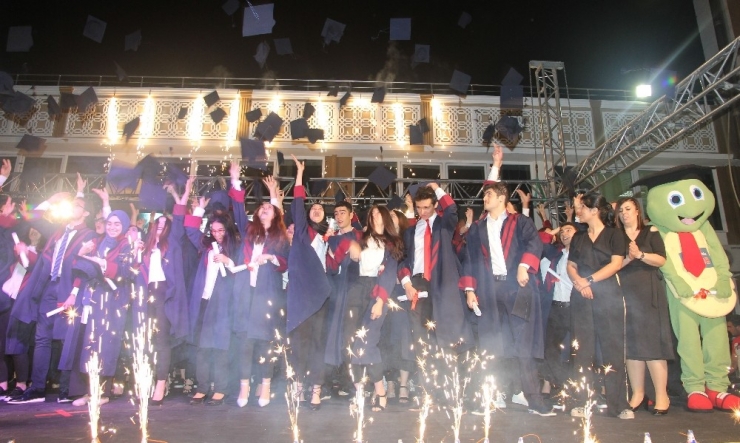 Envar Kolejinde Mezuniyet Coşkusu