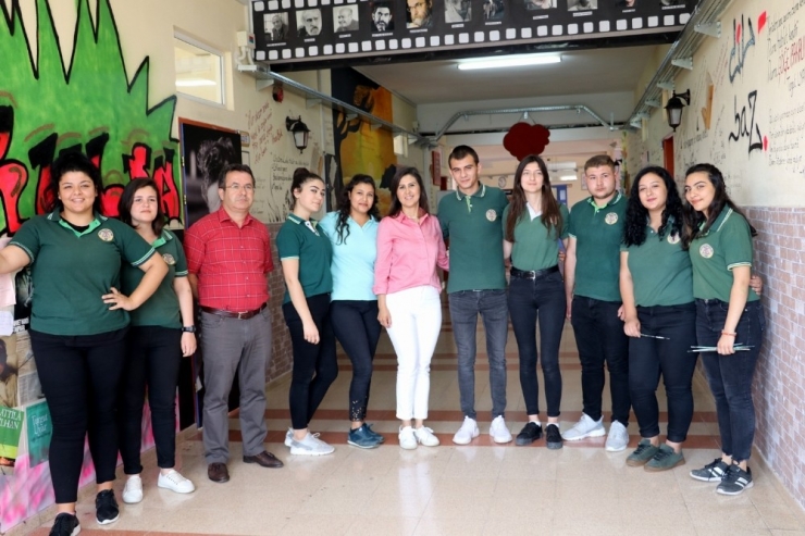 Antalya’da Şiir Tadında Okul