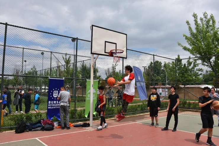 Bursa’da Sokak Basketbolu Heyecanı