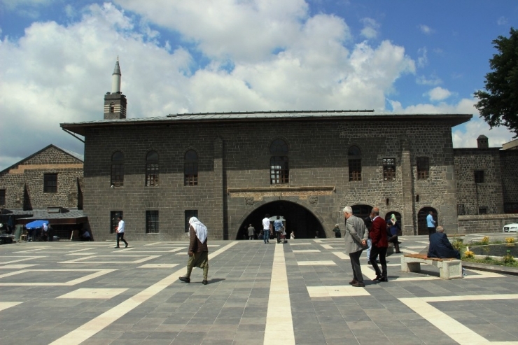 Diyarbakır Ramazan Ayına Durgun Giriyor