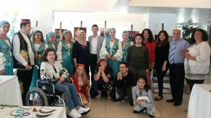 Özel Çocuklardan Özel Sergi