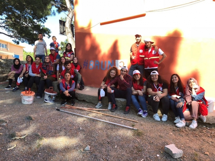 Genç Kızılay’cılar İlkokulu Boyadılar