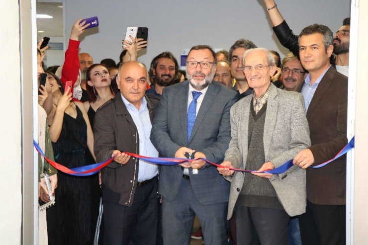 Üniversite Öğrencilerinden Yıl Sonu Sergisi