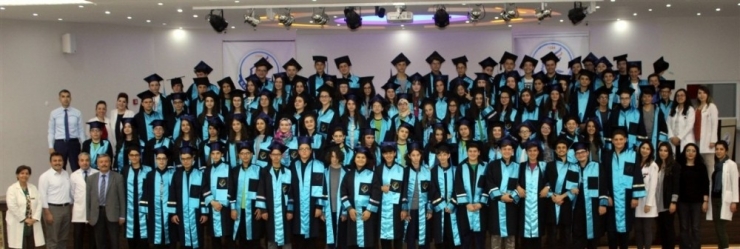 Kardelen Kolejinde Mezuniyet Sevinci