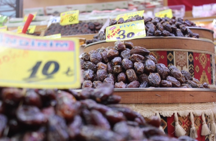 Ramazan’da Hurma Tüketimi