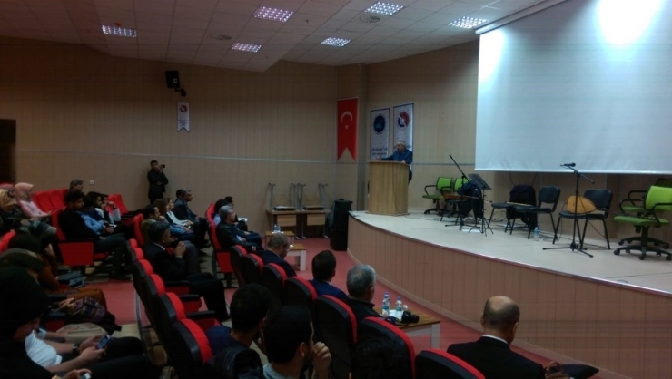 Yyü’de "Masalların Öteki Yüzünde Aşk" Şiir Dinletisi