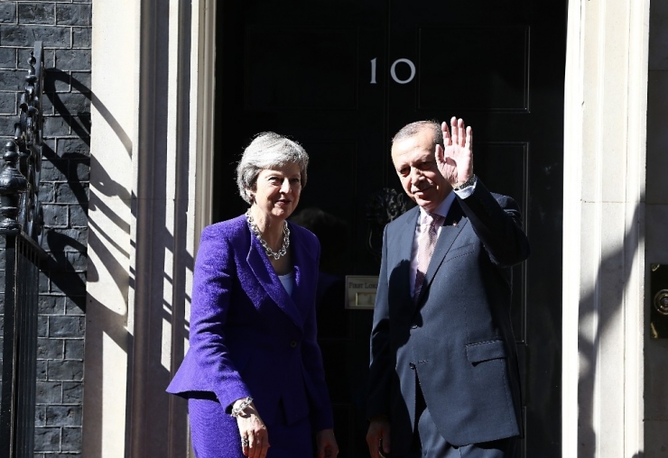 Cumhurbaşkanı Erdoğan, İngiltere Başbakanı May İle Bir Araya Geldi