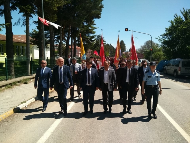 Gençlik Haftası Gençlik Yürüyüşü İle Başladı