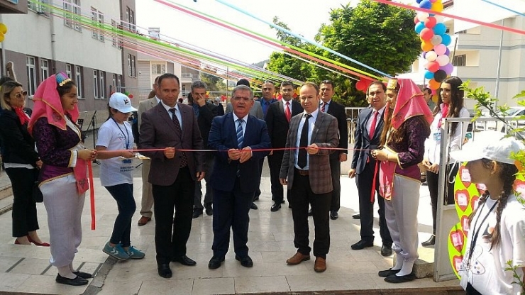 Ortaokul Öğrencilerinden “Bilim Fuarı”