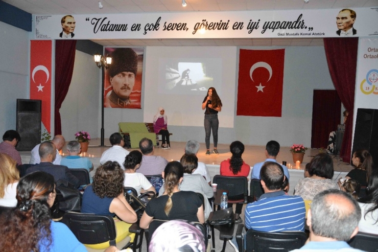 Genç Kalemler Sezon Finalini Şiir Dinletisi İle Yaptı