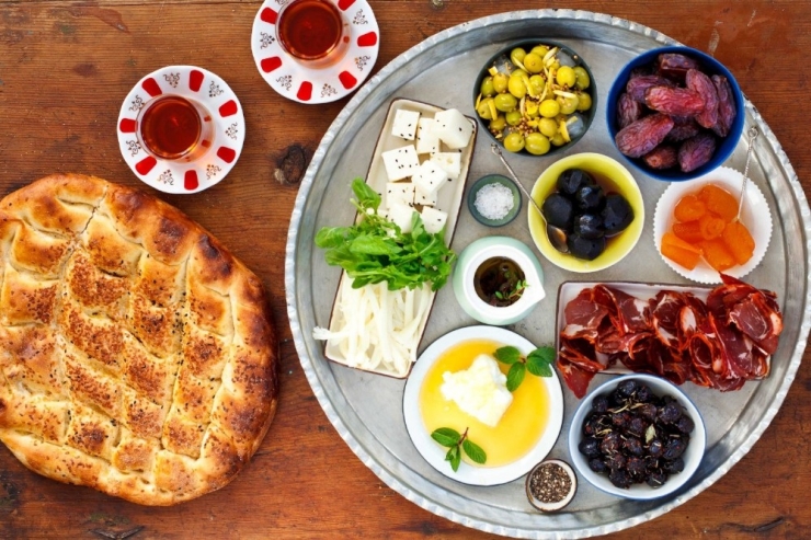 Diyetisyen Tulay: "İftar İle Sahur Arasında Hafif Ara Öğün Yapın"