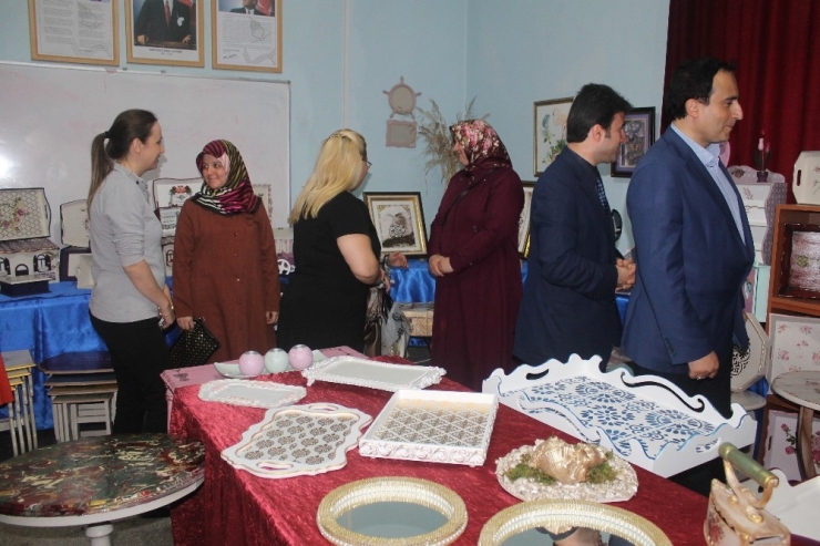 Manyas Halk Eğitimden Yılsonu Sergisi