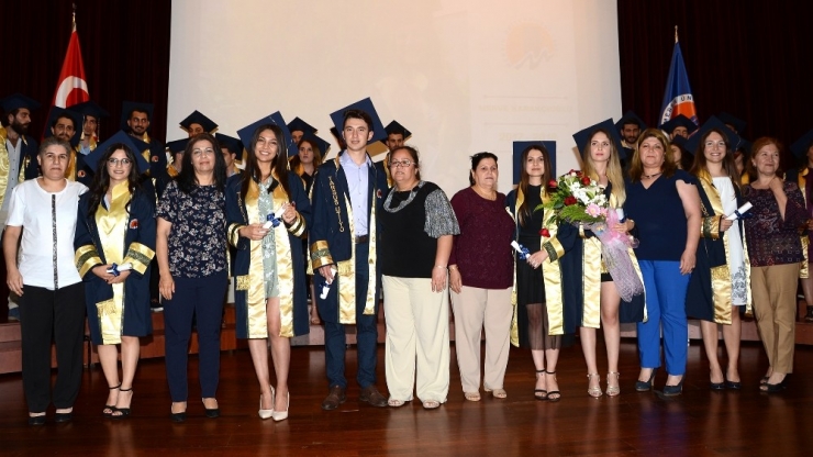 Tarsus Ve Mut’ta Mezuniyet Çoşkusu