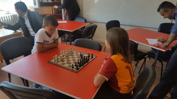 Pazarlar’da Satranç Turnuvası