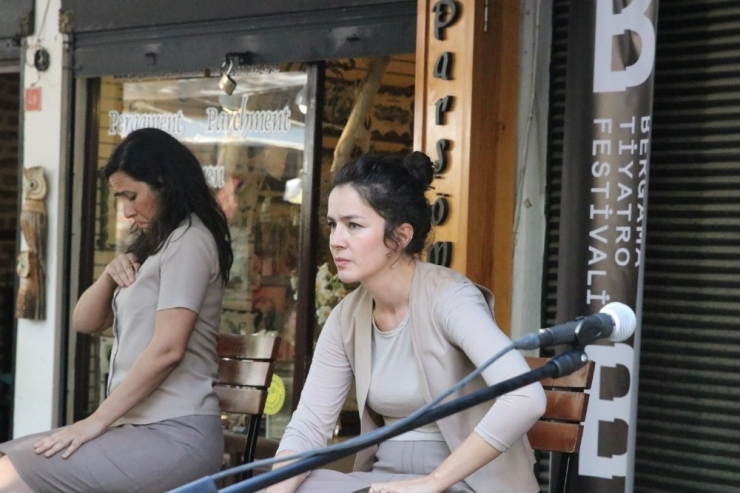 Bergama’da, 2 Bin 500 Yıllık Oyun Sahnelendi