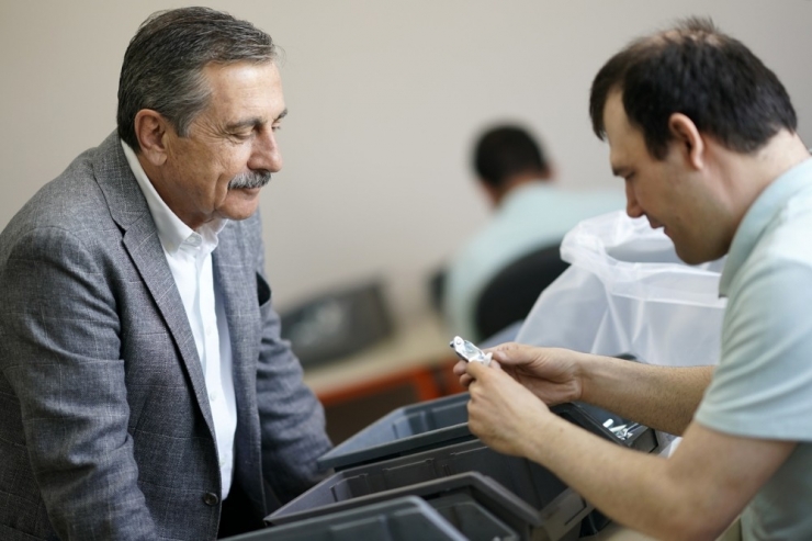 Başkan Ataç, Montaj Atölyesi’ni Ziyaret Etti