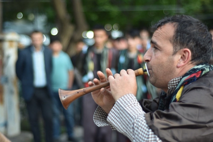 Şanlıurfa’da Halk Oyunları Yarışmaları