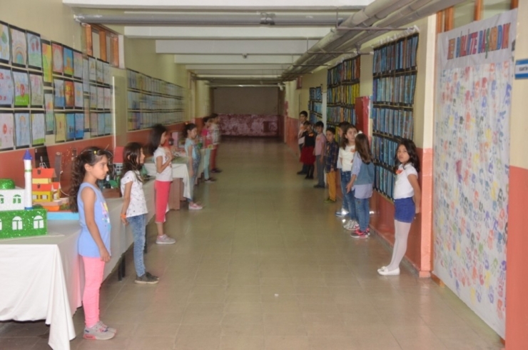 Fatih Ürkmezer, “ Çocuklarımızın Büyük Efor Harcayarak Hazırladıkları Sergideyiz”