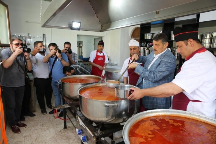 Aş Evi Hizmet Vermeye Başladı