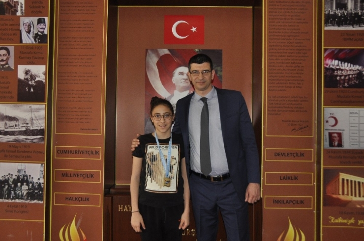 Gkv’li Dicle Su Sertpolat İstanbul’da Madalyaları Topladı