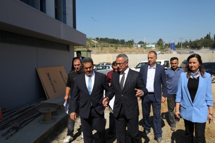 Başkan Köşker Ve Kaymakam Güler Mevlana Modern Pazaryeri’ni Gezdi