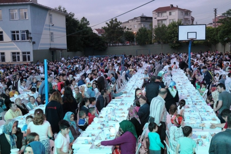 Gebze’de İlk İftar Sofrası Arapçeşme’de Kuruldu