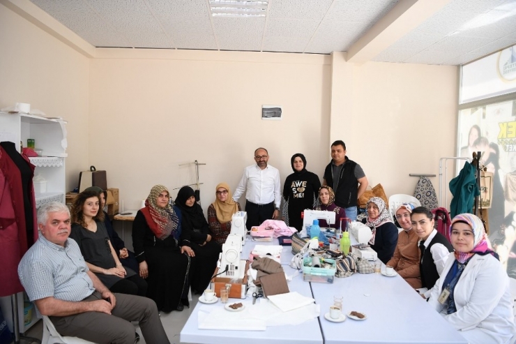 Başkan Üzülmek, Kar-mek Kurslarını Ziyaret Etti